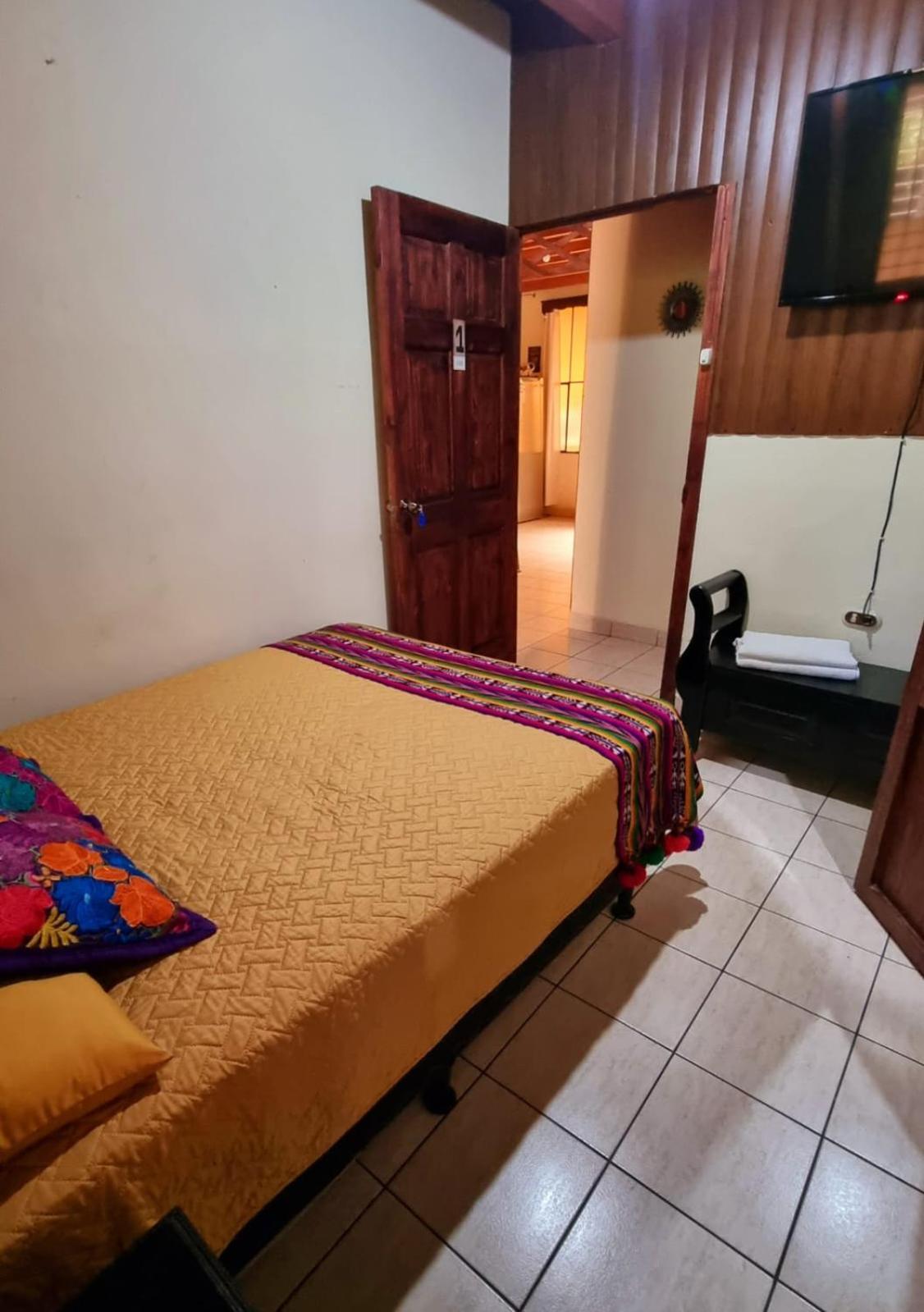 Azura Hotel Boutique Cobán エクステリア 写真